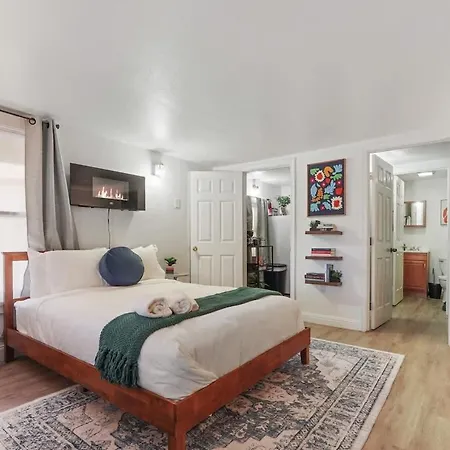 Homey Studio Near Downtown Sac And American River